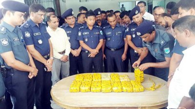 গাজীপুরে এক লাখ ৪০ হাজার পিস ইয়াবাসহ তিনজন আটক