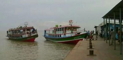 পাটুরিয়া-দৌলতদিয়া নৌরুটে লঞ্চ চলাচল বন্ধ