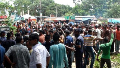 পঞ্চগড়ে আইনজীবী সমিতি অবরোধ করে বিচার দাবি