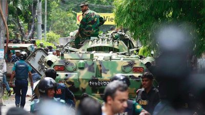 শনিবার সকালে কমান্ডো অভিযান চালানো হয়