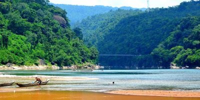 সিলেটে গেলে বেড়িয়ে আসুন জাফলং