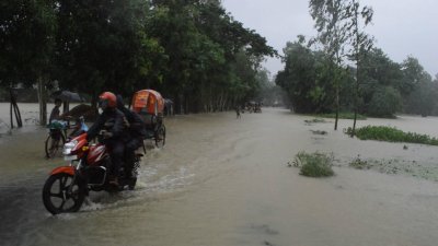 বান্দরবানের সঙ্গে ঢাকা ও রাঙামাটির সড়ক যোগাযোগ বিচ্ছিন্ন