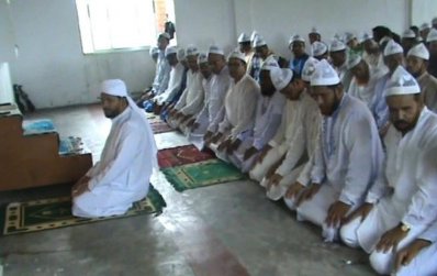 একদিন আগেই নারায়ণগঞ্জে ঈদুল ফিতরের নামাজ অনুষ্ঠিত