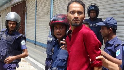 শোলাকিয়ায় আটক এক হামলাকারী