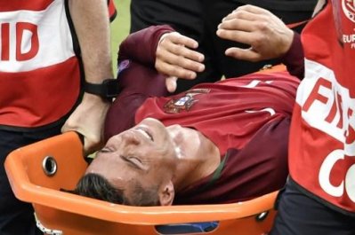 ইউরো ফাইনাল থেকে ছিটকে গেলেন রোনালদো