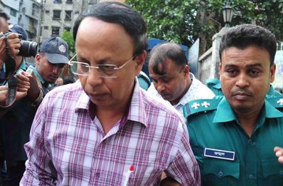 পুলিশ-প্রহরায়-উপ-উপাচার্য-এস-এম-গিয়াস-উদ্দিন-আহসান