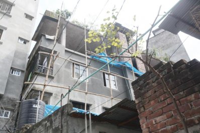এই সেই বাড়ি