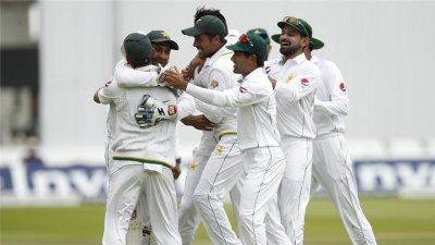 লর্ডসে জয়ের উল্লাসে পাকিস্তান ক্রিকেট দল 
