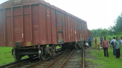 রেল যোগাযোগ বিচ্ছিন্ন