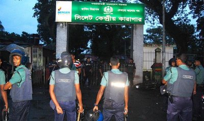 সিলেটে কারারক্ষী-ছাত্রলীগ সংঘর্ষ: অর্ধ শতাধিক মোটরসাইকেল ভাঙচুর