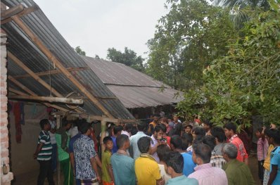 জঙ্গি আব্দুল্লাহর বাড়িতে লোকজনের ভিড়