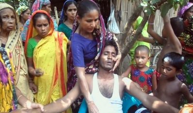 নড়াইলে খাবারের বিষক্রিয়ায় ৩ ছাত্রের মৃত্যু: নিহতদের বাড়িতে শোকের মাতম