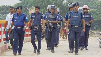 রাজবাড়ীতে পুলিশের সাঁড়াশি অভিযান