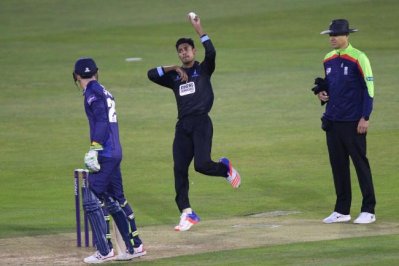 মুস্তাফিজের চিকিৎসার সব খরচ বহন করবে সাসেক্স!