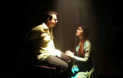 জিম্মি রিয়াজকে মুক্ত করতে গেলেন পিয়া বিপাশা!