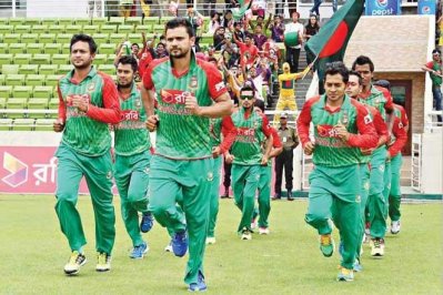 চলতি মাসে ভারত-ওয়েস্ট ইন্ডিজের সঙ্গে ত্রিদেশীয় সিরিজ খেলবে বাংলাদেশ!