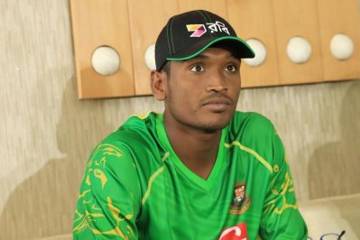 পেসারদের মধ্যে প্রতিদ্বন্দ্বিতা দেখেন না আল আমিন