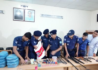 ফটিকছড়িতে আগ্নেয়াস্ত্র ও মাদকসহ গ্রেফতার ৪