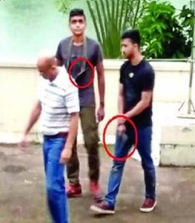 ৪. ছাদের আলোচনার আরেকটি সিকোয়েন্স