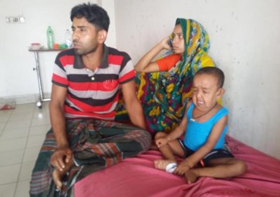 বাবা-মায়ের-সঙ্গে-বায়োজিদ