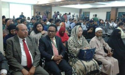 অনুদান প্রদান অনুষ্ঠানে উপস্থিত নিহত পুলিশ সদস্যদের স্বজন ও অন্য অতিথিরা