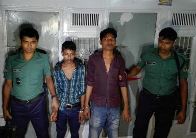 লঞ্চে ছুরিকাঘাতে গৃহবধূকে হত্যা, স্বামীসহ আটক ৩