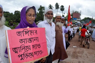 মাগুরায় জঙ্গিবিরোধী মানববন্ধন