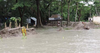 জোয়ারের পানি বিপদসীমার ৪২ সেন্টিমিটার ওপরে, উপকূল প্লাবিত