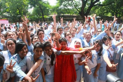 ভিকারুননিসা  কলেজের পাস করা ছাত্রীদের উচ্ছ্বাস