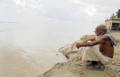 রাক্ষুসী পদ্মা এভাবেই গিলে খাচ্ছে একের এক এলাকা