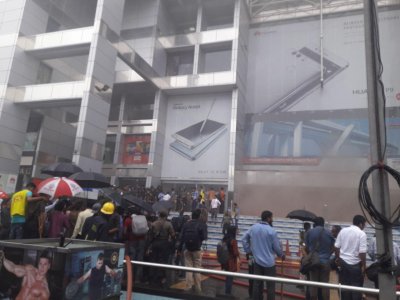 ধোঁয়ায় আচ্ছন্ন বসুন্ধরা সিটি
