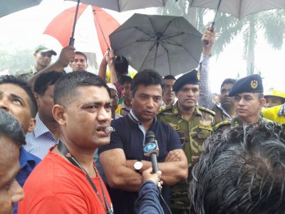 ঘটনাস্থলে মেয়র আনিসুল হক