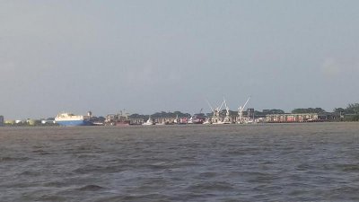 মংলায় নৌ ধর্মঘট শুরু