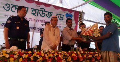 সেই রিকশাচালককে পুরস্কৃত করলেন পুলিশ সুপার