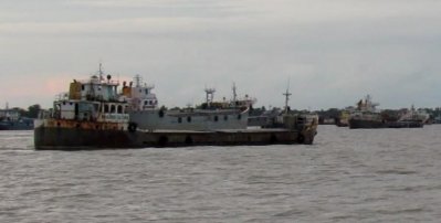 মংলায় বন্ধ রয়েছে পণ্য খালাস