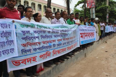 পানি নিষ্কাশন না হলে সড়ক অবরোধের হুমকি