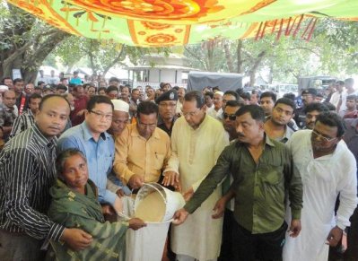 কুষ্টিয়ায় তথ্যমন্ত্রী