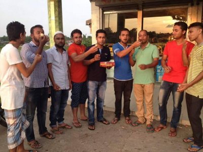জঙ্গি তামিমের মৃত্যু সংবাদে মিষ্টি বিতরণ