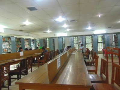 কেন্দ্রীয় গ্রন্থাগারের বেশির ভাগ আসন ফাঁকা