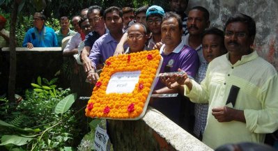 সাংবাদিক মুকুলের প্রতি শ্রদ্ধা