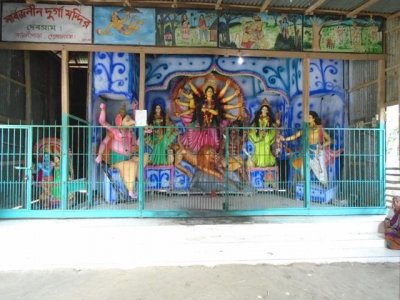 কোটালীপাড়ায় মন্দিরে ককটেল বিস্ফোরণ