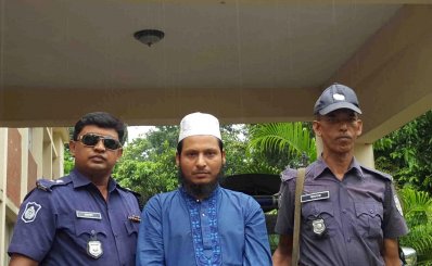 সিলেটে ১১০টি চকলেট বোমাসহ জামায়াত নেতা আটক