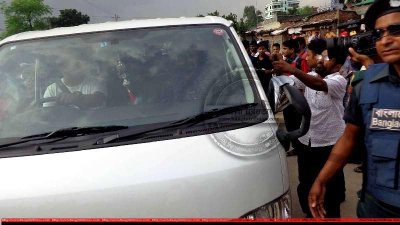 কারাফটকে মীর কাসেমের স্বজনবাহী গাড়ি