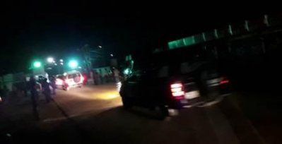 কাশিমপুর কারাগারে প্রবেশ করছেন গাজীপুর জেলা প্রশাসক