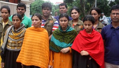 সিরাজগঞ্জে আটক জেএমবির আত্মঘাতী চার নারী সদস্য