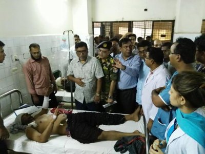 ঢামেকে টাম্পাকোর আহতদের দেখতে যান কর্মকর্তারা