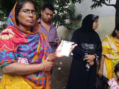 জুয়েলের ছবি দেখাচ্ছেন খালা রুনা আক্তার