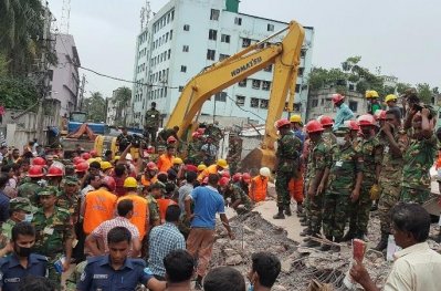 টাম্পাকোর ধ্বংসস্তূপের উদ্ধারকাজে যোগ দিয়েছে সেনাবাহিনী
