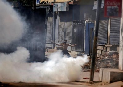 কাশ্মিরে মুক্তিকামী প্রতিরোধের আগুন