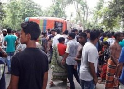 দিনাজপুরে সড়ক দুর্ঘটনায় শিশুসহ নিহত ৪